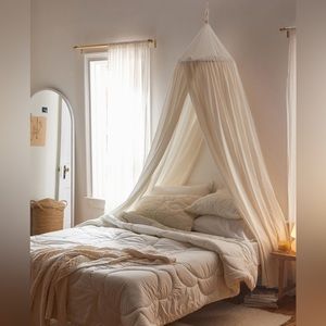 Esmeralda Bed Canopy Urban Outfitters 100% Cotton (out of stock)